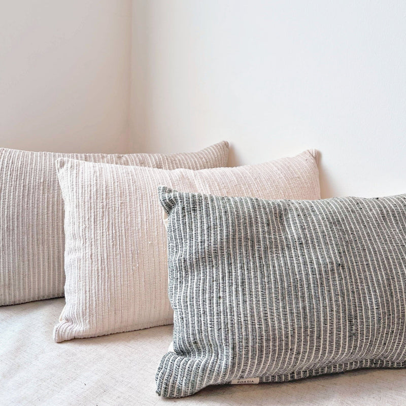 Malis | Handwoven cushion cover