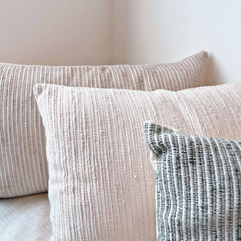 Malis | Handwoven cushion cover